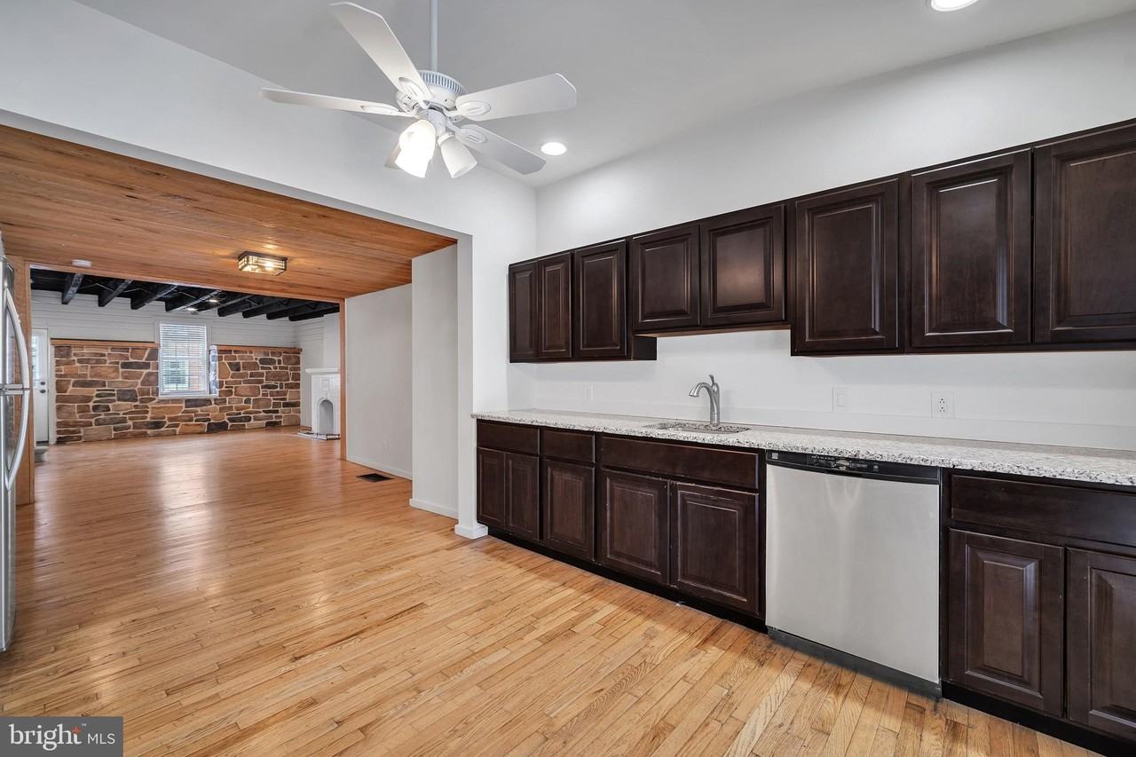 125 Ford St - Photo 7 of 22