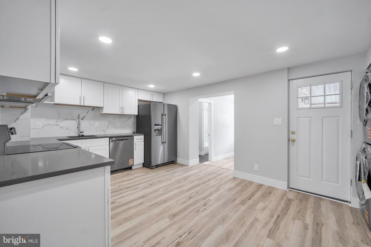 123 Ford St - Photo 7 of 27