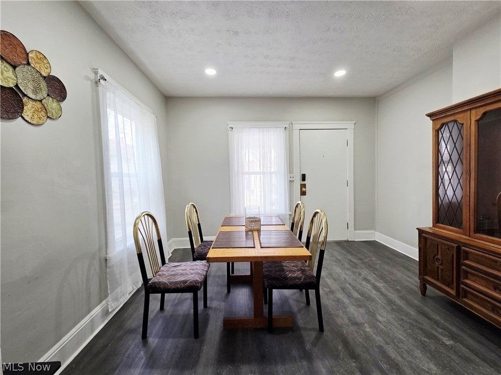 10415 Bernard Ave - Photo 5 of 19