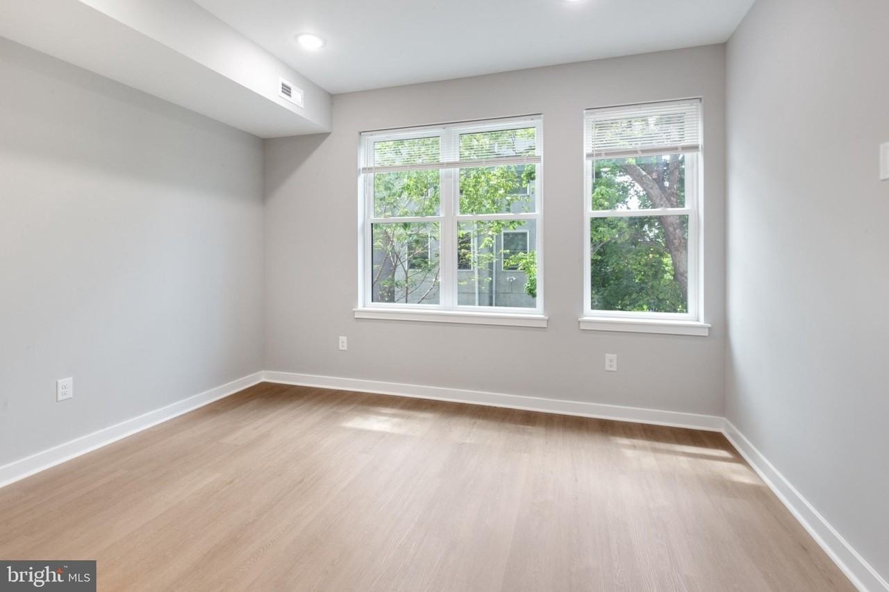 2344 W Seybert St Unit 2 - Photo 2 of 36