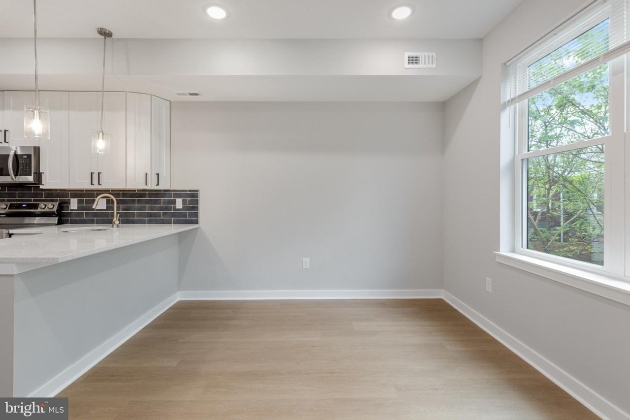 2344 W Seybert St Unit 2 - Photo 3 of 36