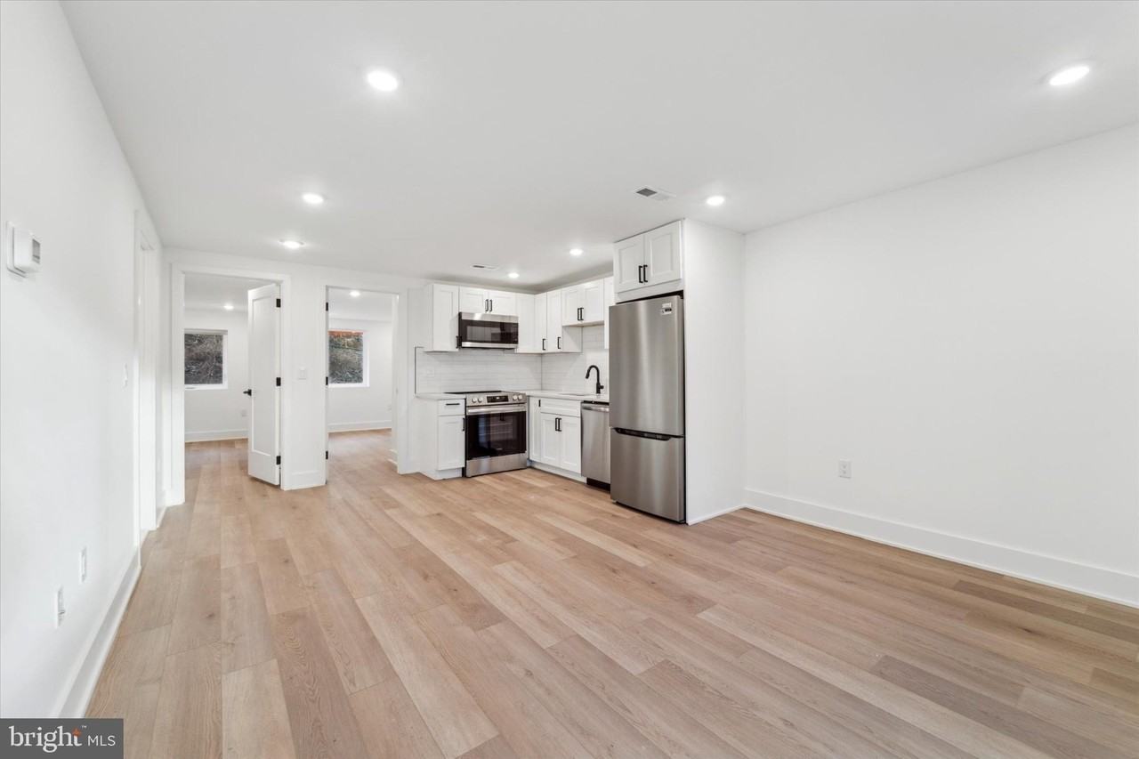 286 Greenough St Unit 2 - Photo 3 of 12