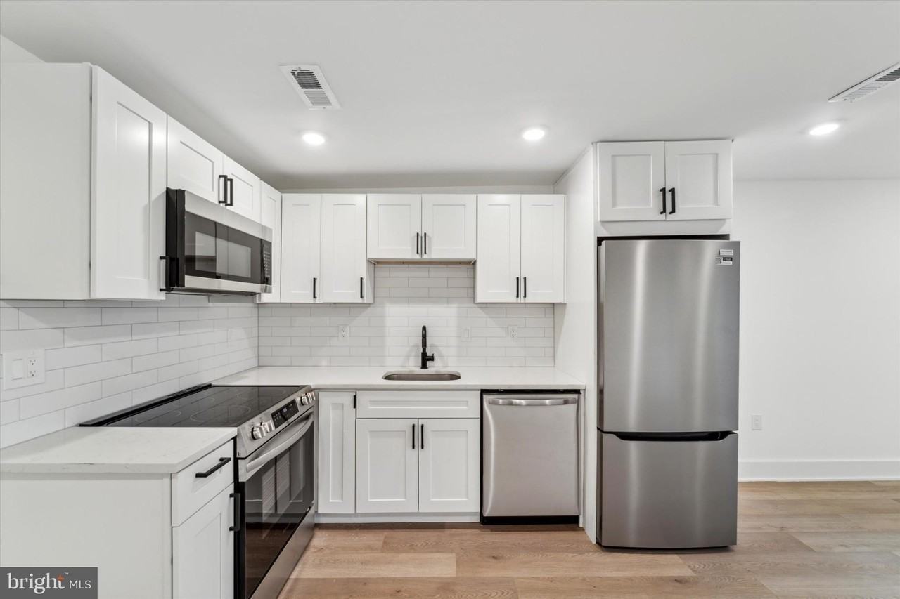 286 Greenough St Unit 2 - Photo 4 of 12