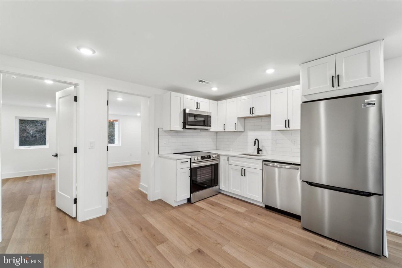 286 Greenough St Unit 2 - Photo 5 of 12