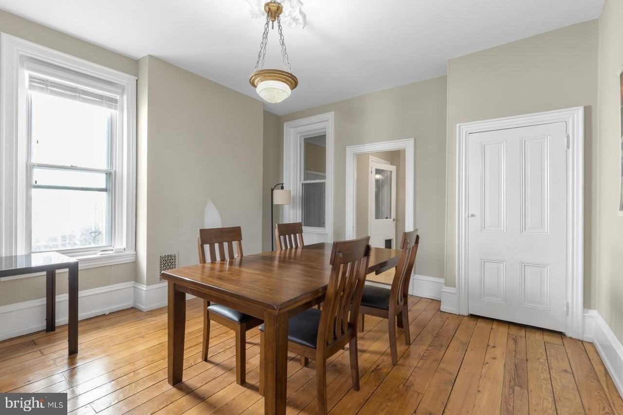 4703 Sheldon St - Photo 6 of 33