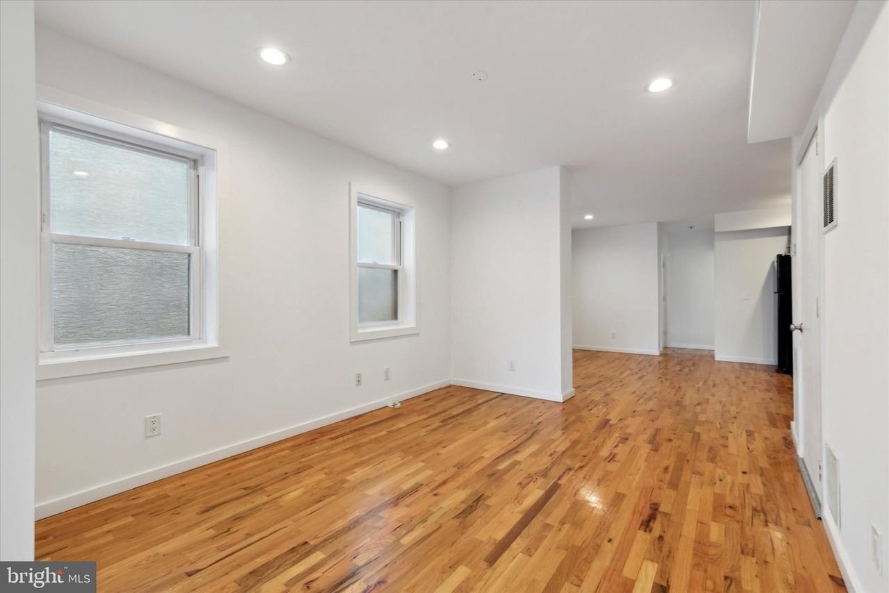 1432 N Cadwallader St Unit 2 - Photo 2 of 15