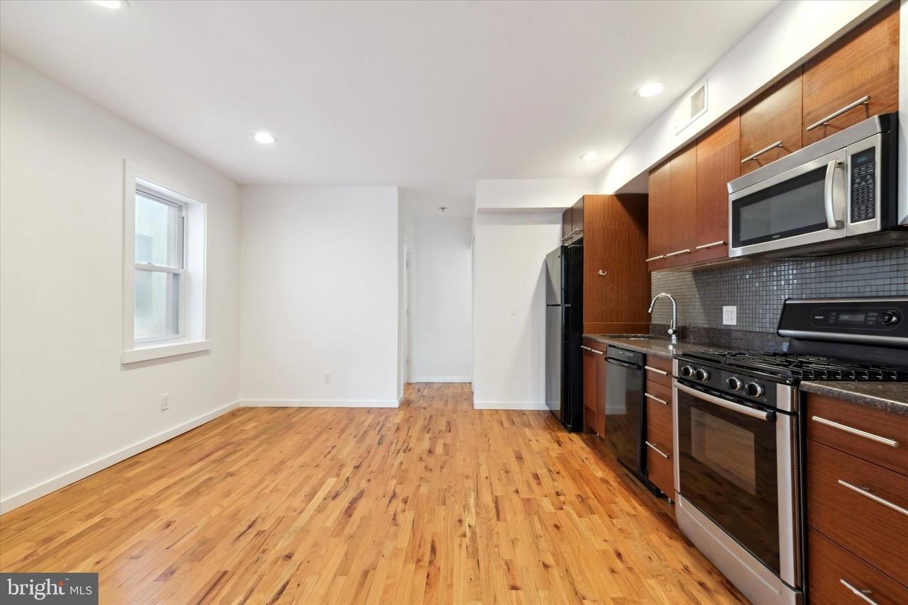 1432 N Cadwallader St Unit 2 - Photo 7 of 15