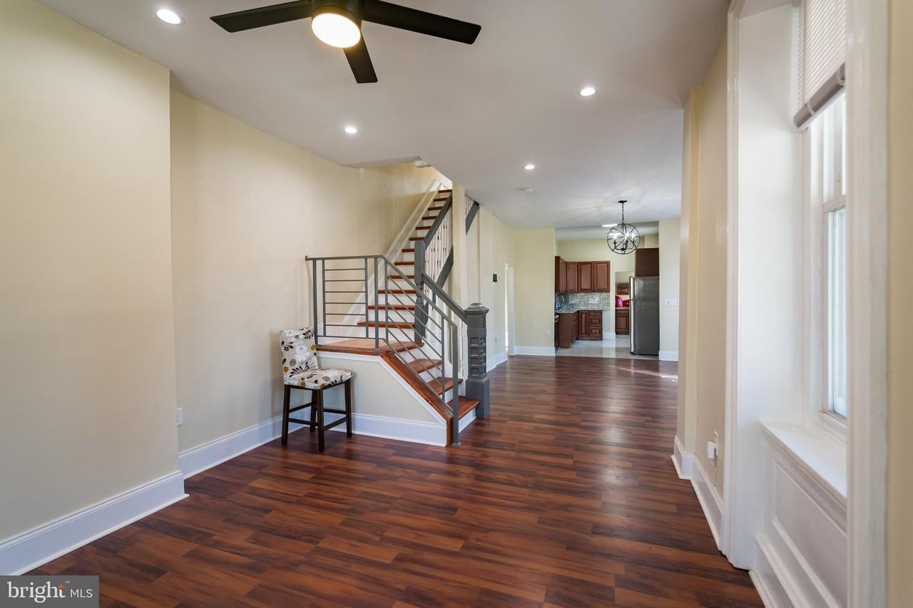 5426 W Jefferson St - Photo 6 of 32