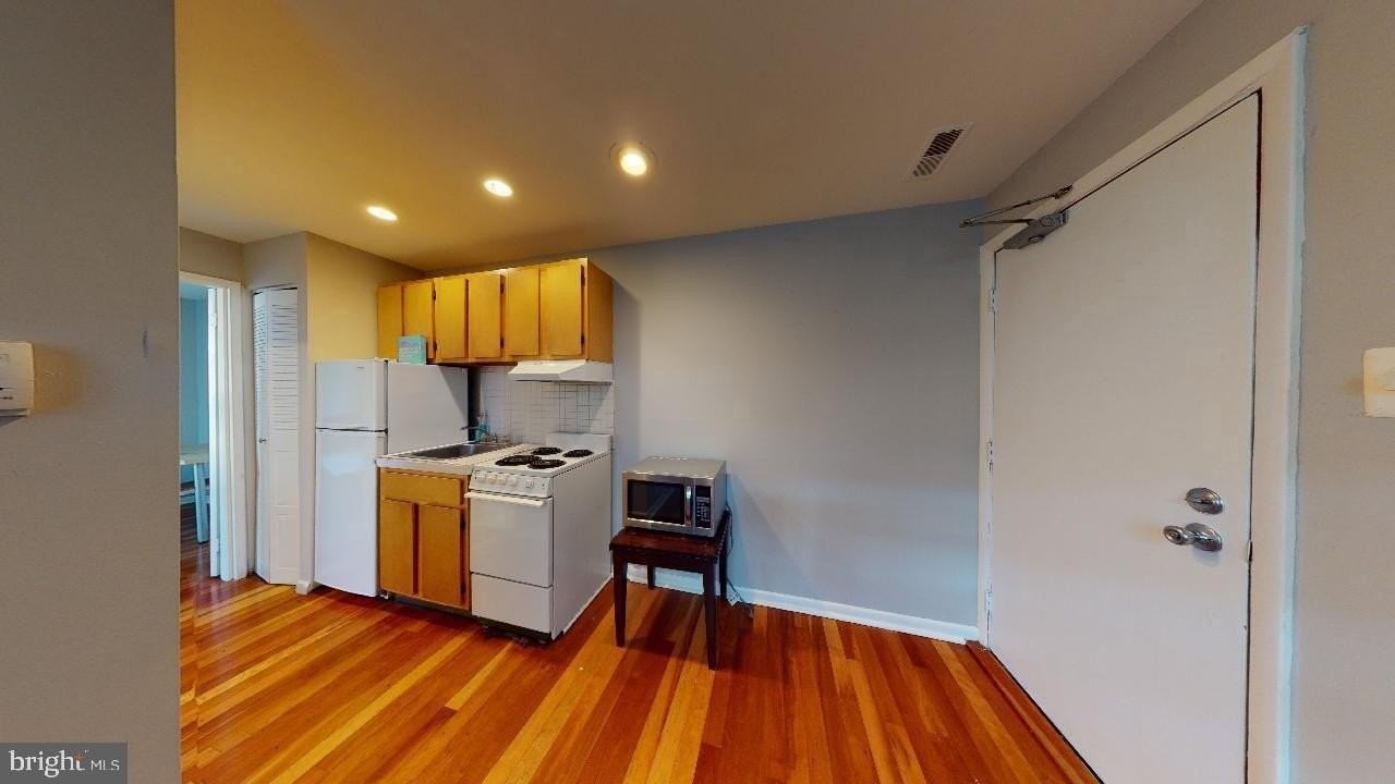 1018 Pine St Apt 2f - Photo 2 of 7