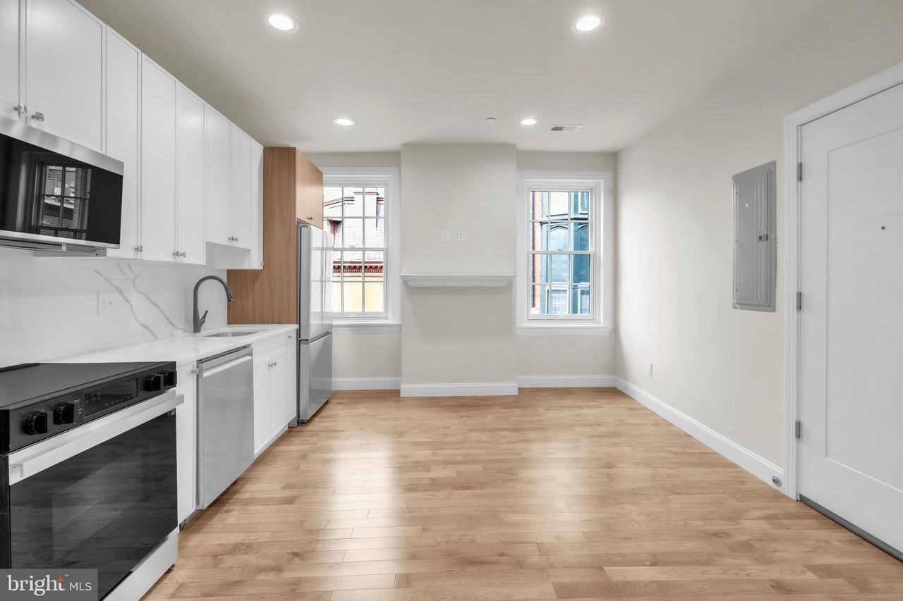 333 S 21st St Unit 3 - Photo 2 of 15