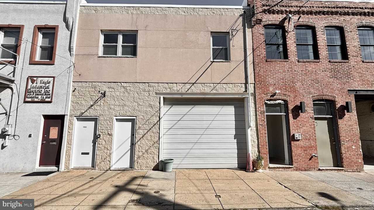 1925 S Bancroft St - Photo 2 of 12