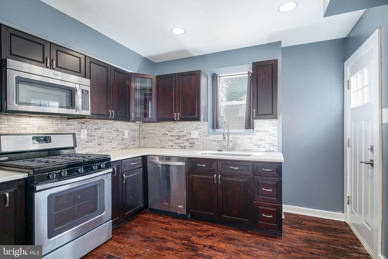 1865 Frankford Ave Unit A - Photo 2 of 15