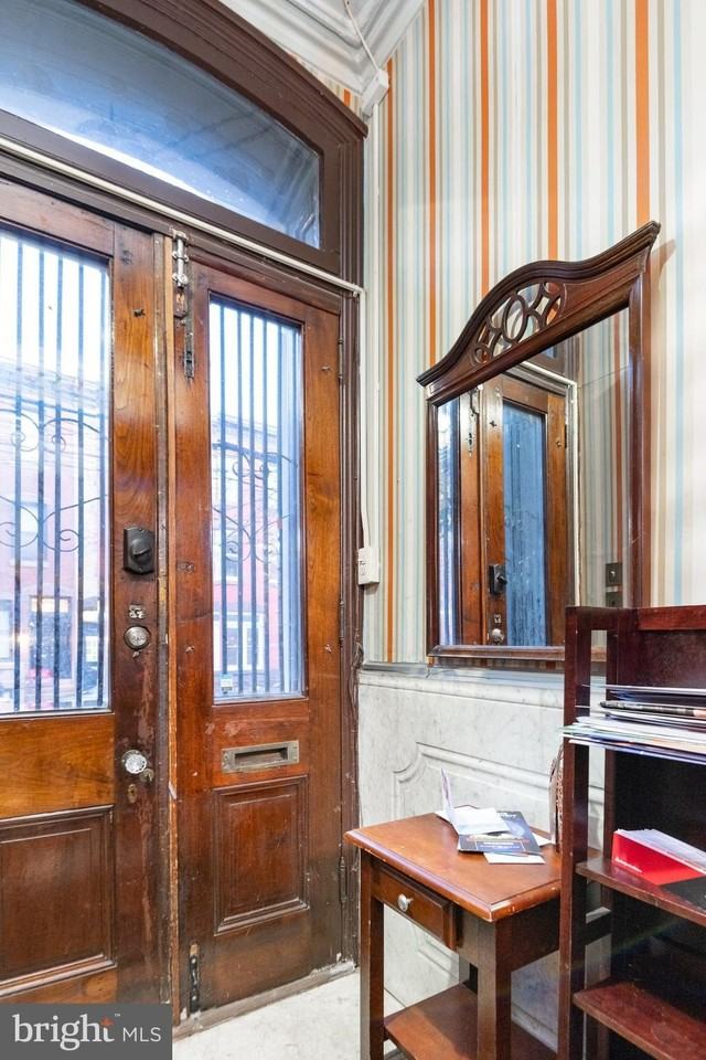 932 N 5th St 3rd Fl - Photo 4 of 28