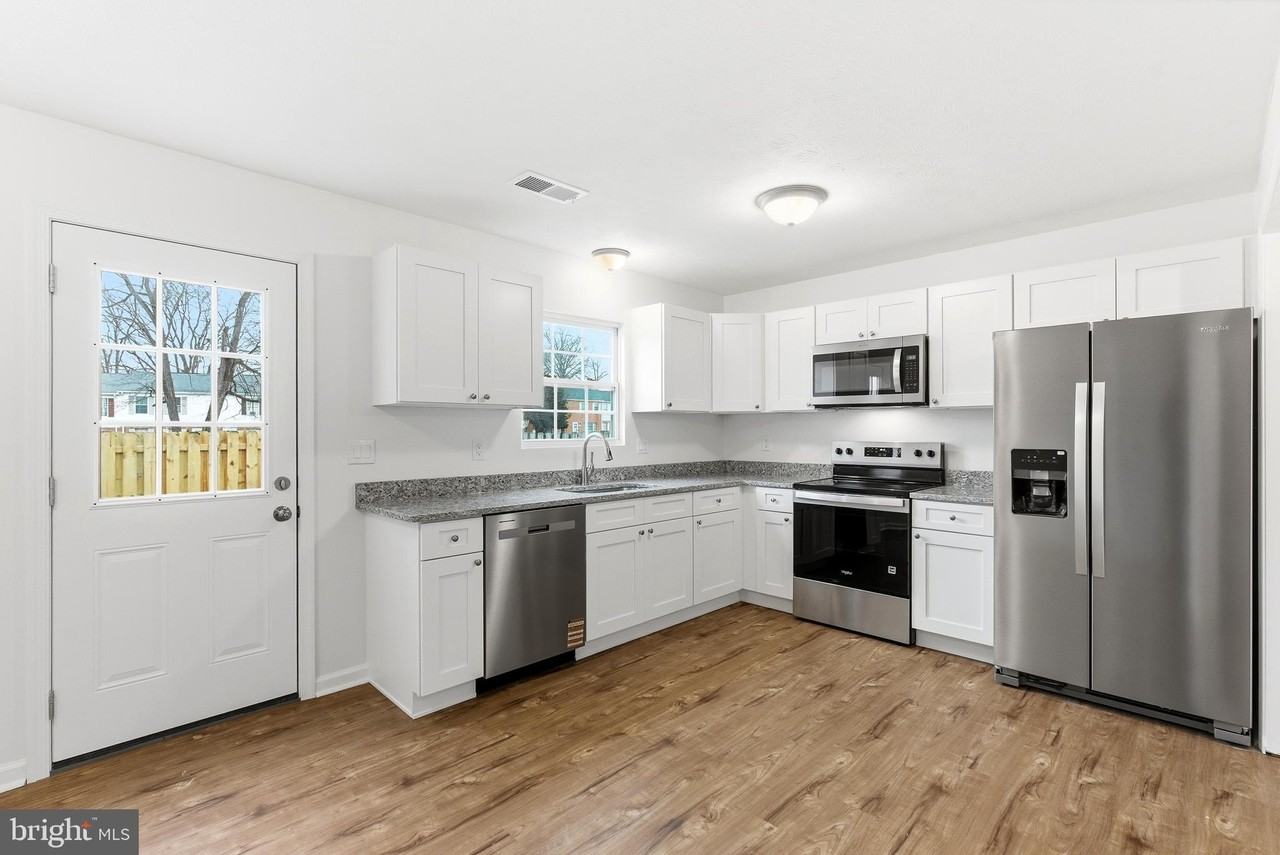 233 Nottoway Dr - Photo 5 of 17