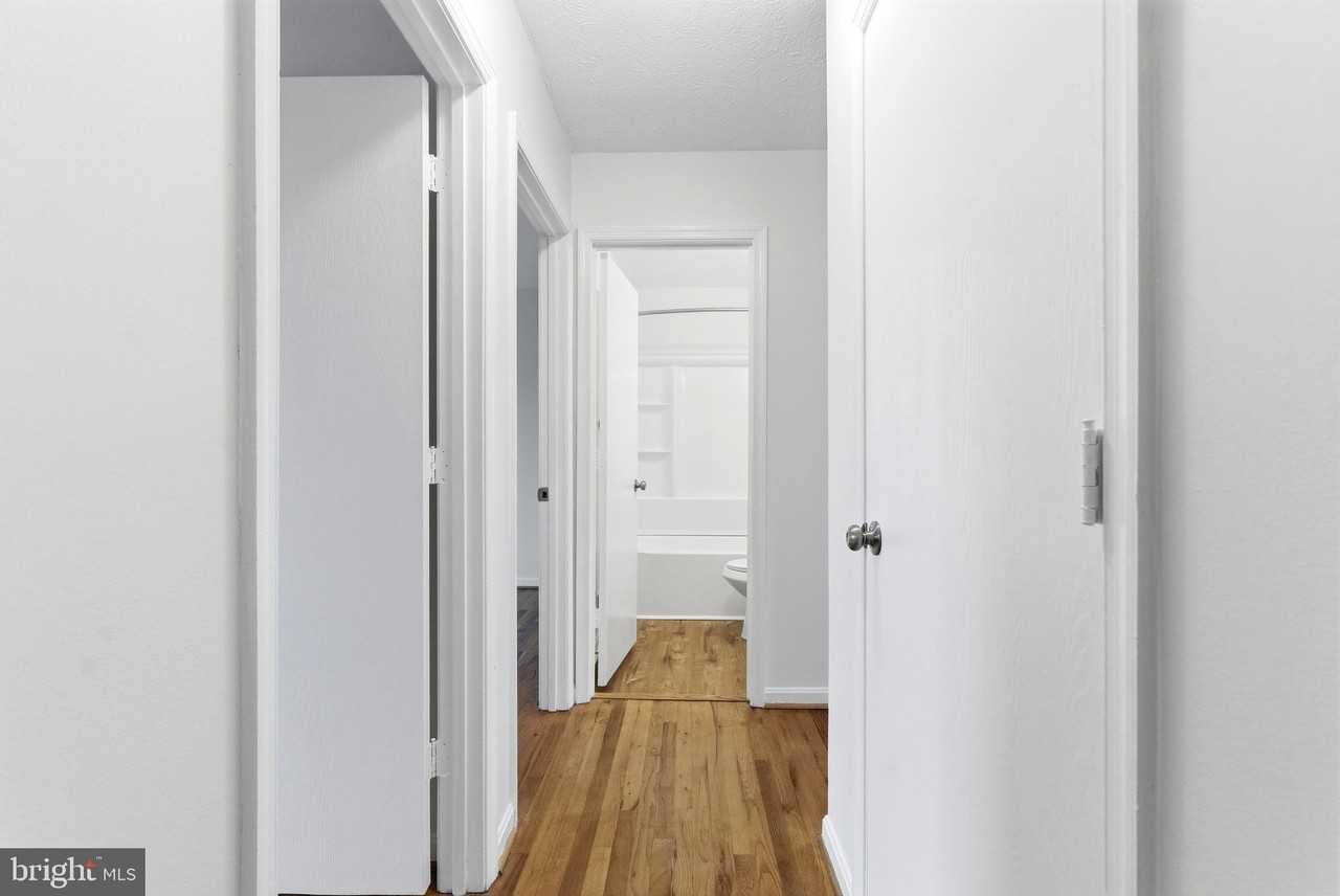 233 Nottoway Dr - Photo 7 of 17