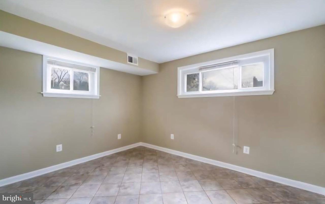 5929 Camberly Ave - Photo 5 of 9