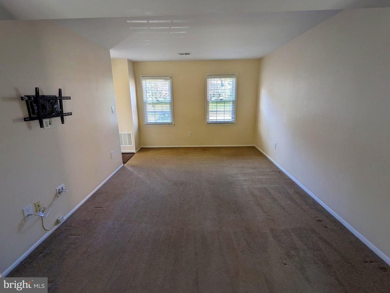 8331 Moline Pl - Photo 4 of 26