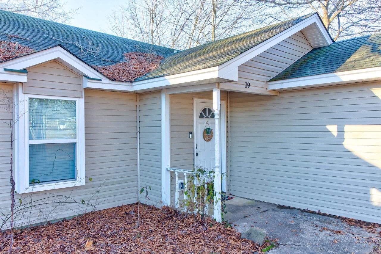 19 Jon Ross Dr - Photo 2 of 41