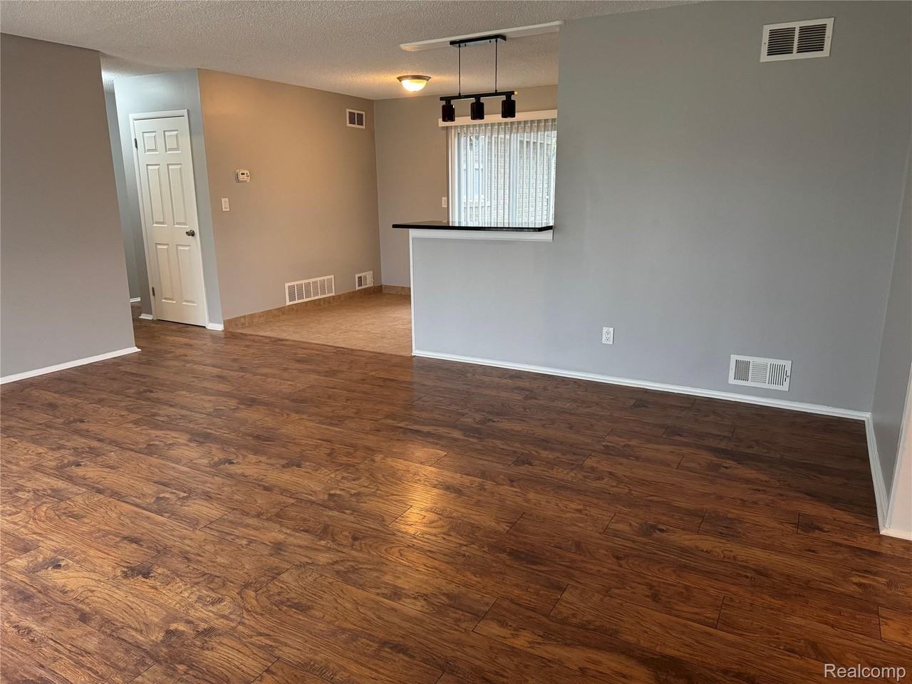 2559 Depew Dr - Photo 4 of 28