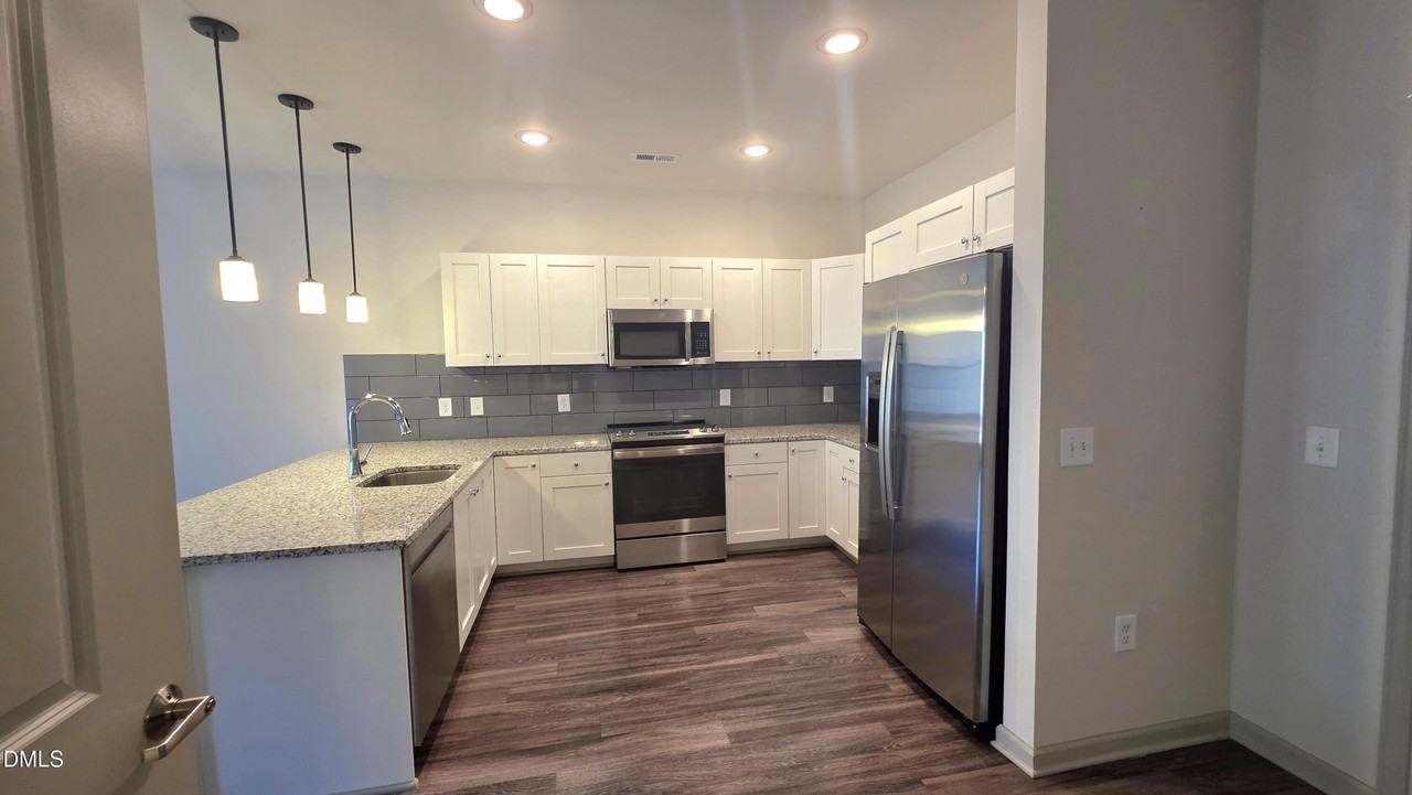 2324 Gathering Square Ct - Photo 3 of 10