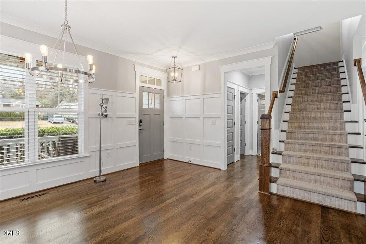 714 1/2 S State St - Photo 5 of 30