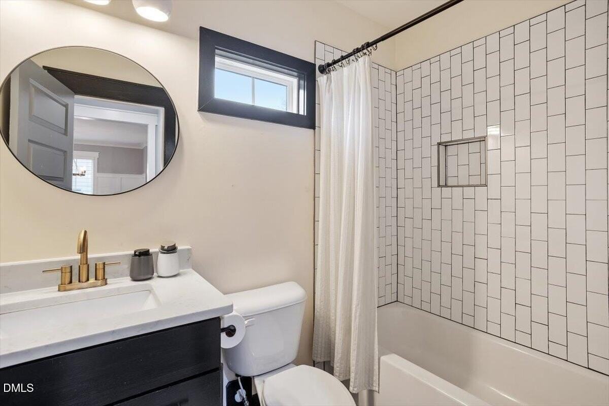 714 1/2 S State St - Photo 6 of 30