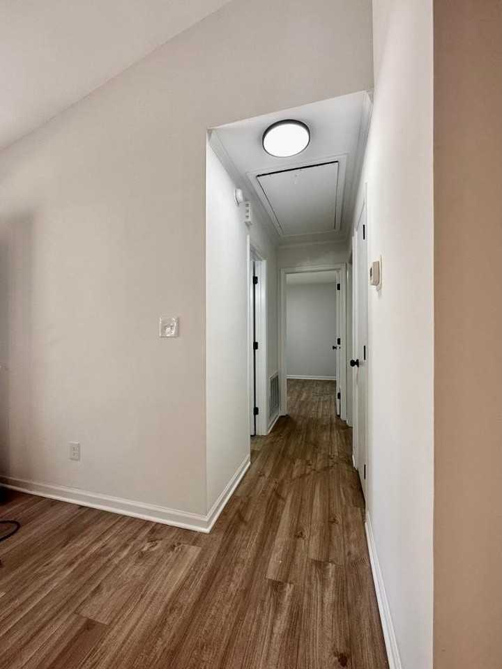 4609 Brockton Dr Apt D - Photo 7 of 10