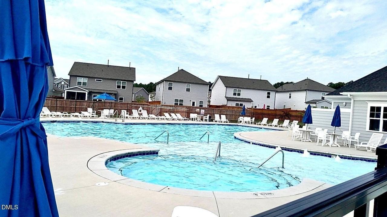 1114 Flyfish Ave - Photo 4 of 48