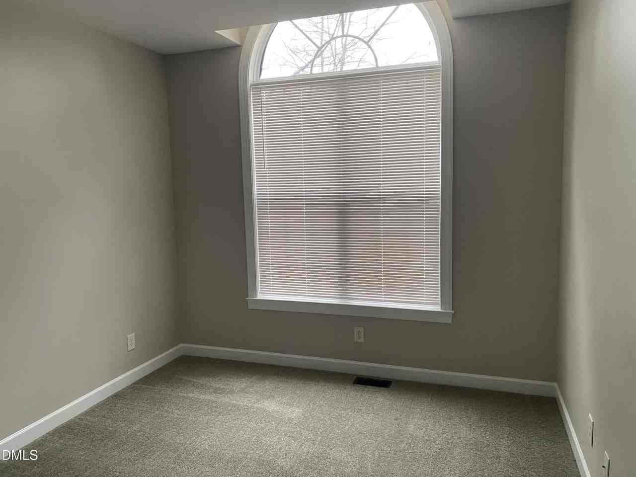 7212 Deer Brook St - Photo 4 of 9