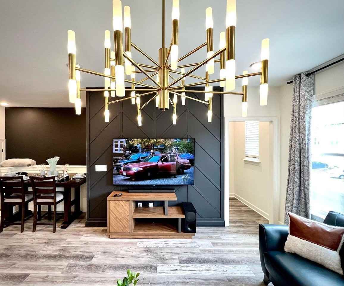 1018 Manorhaven Dr - Photo 2 of 50