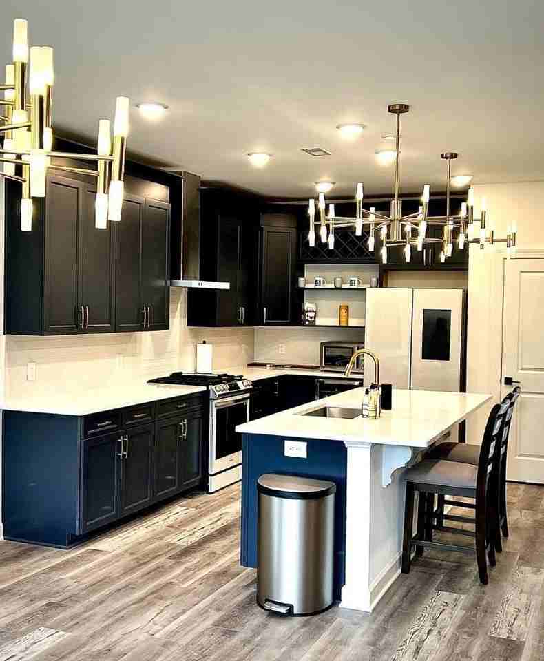 1018 Manorhaven Dr - Photo 3 of 50