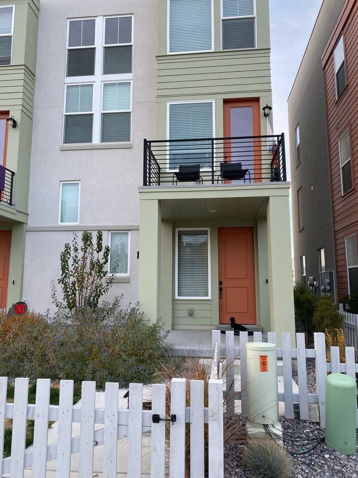 5028 W Daybreak Pkwy - Photo 2 of 27