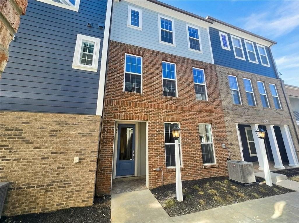 305 Frederick Way - Photo 2 of 45