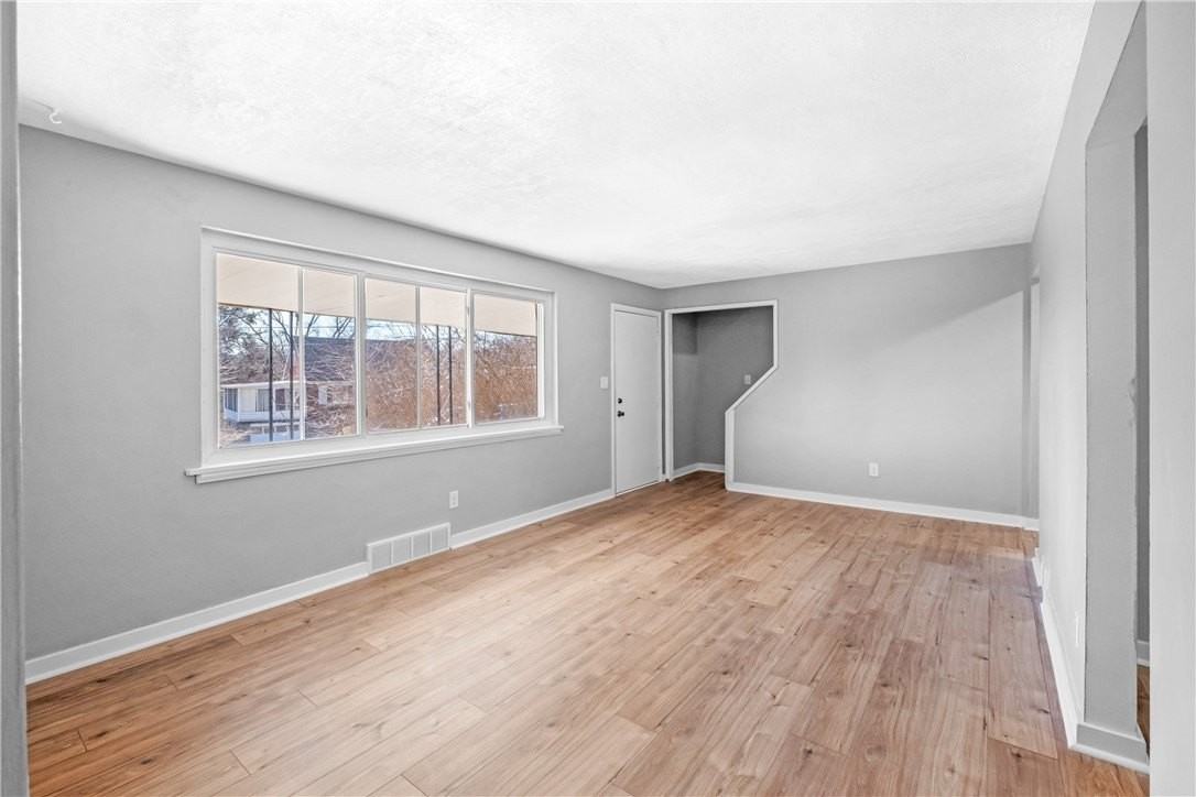 380 Tall Tree Dr - Photo 5 of 35