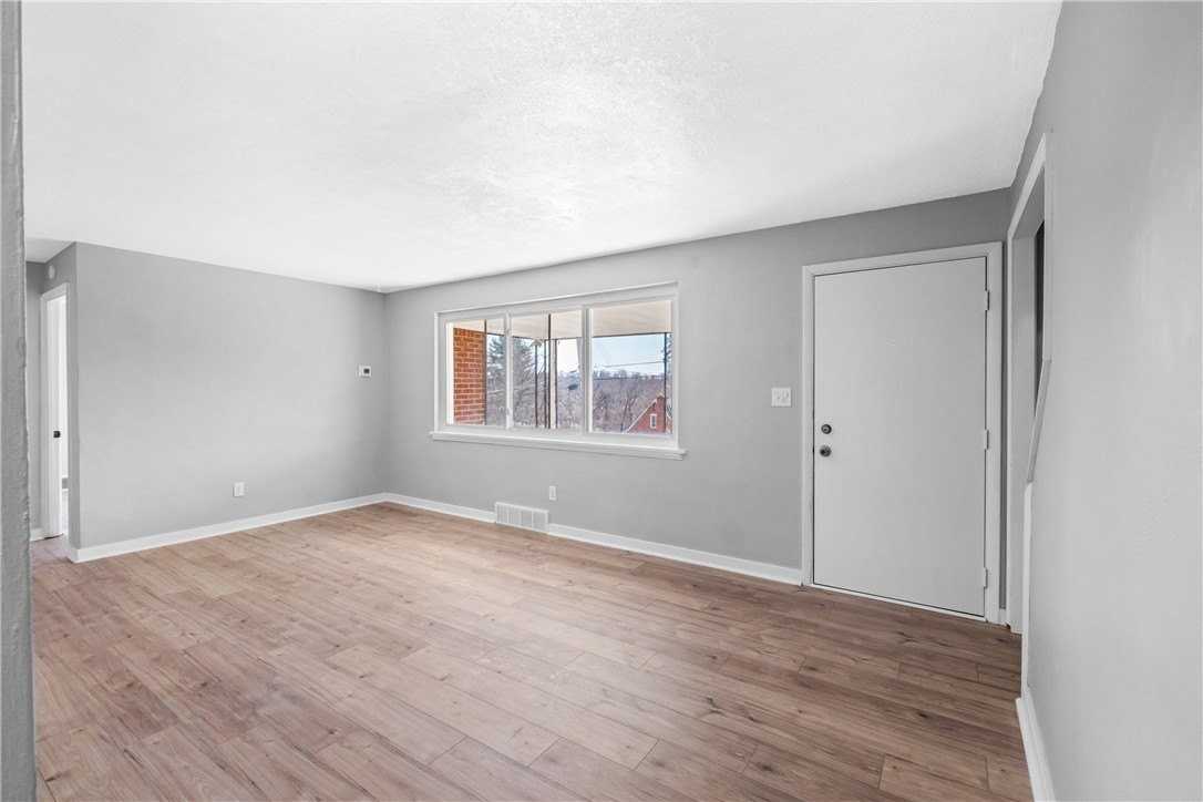 380 Tall Tree Dr - Photo 7 of 35