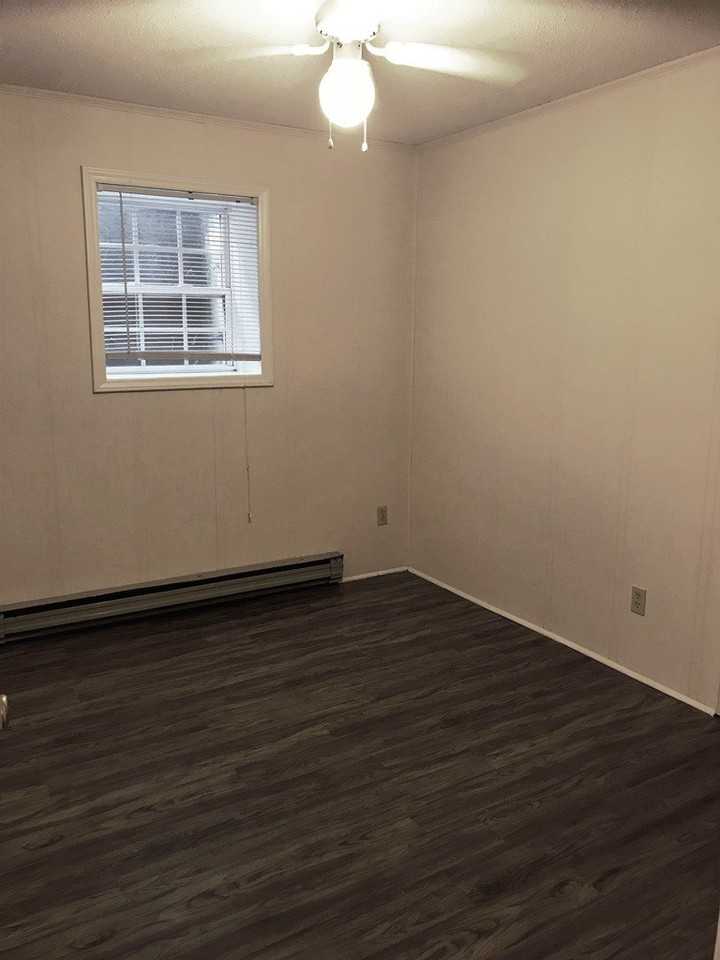 406 Old Central Rd Apt 1 - Photo 3 of 8