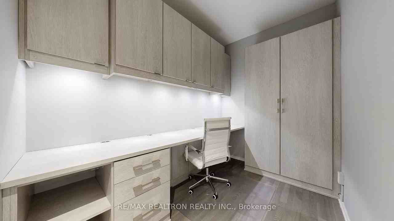 1 Bloor Street East - Photo 11
