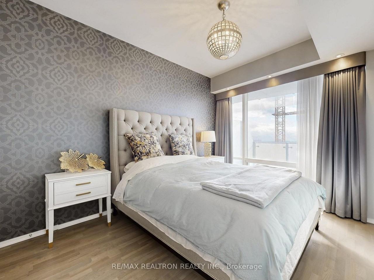 1 Bloor Street East - Photo 5 of 13
