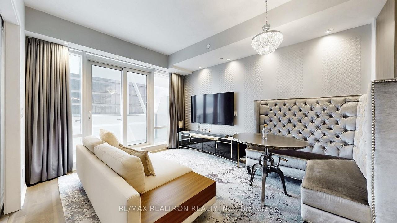 1 Bloor Street East - Photo 4 of 13