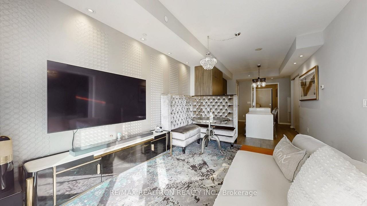 1 Bloor Street East - Photo 3 of 13