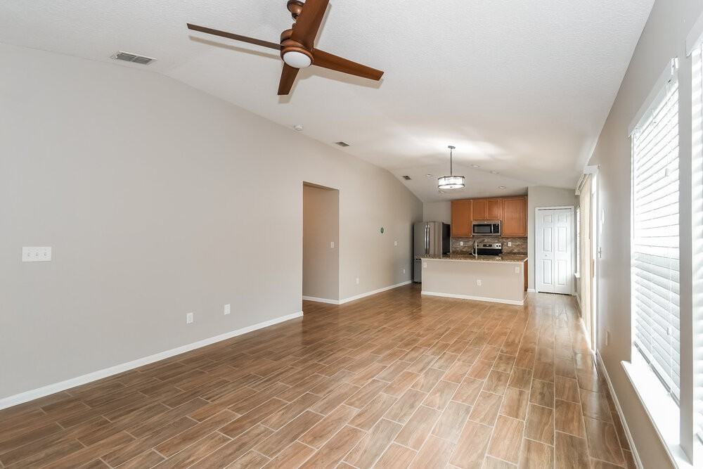 11751 Pleasant Creek Dr - Photo 5 of 16