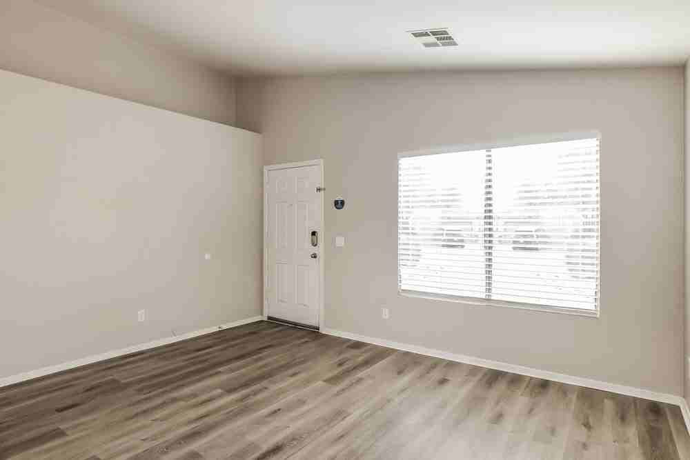 14756 W Maui Ln - Photo 5 of 19