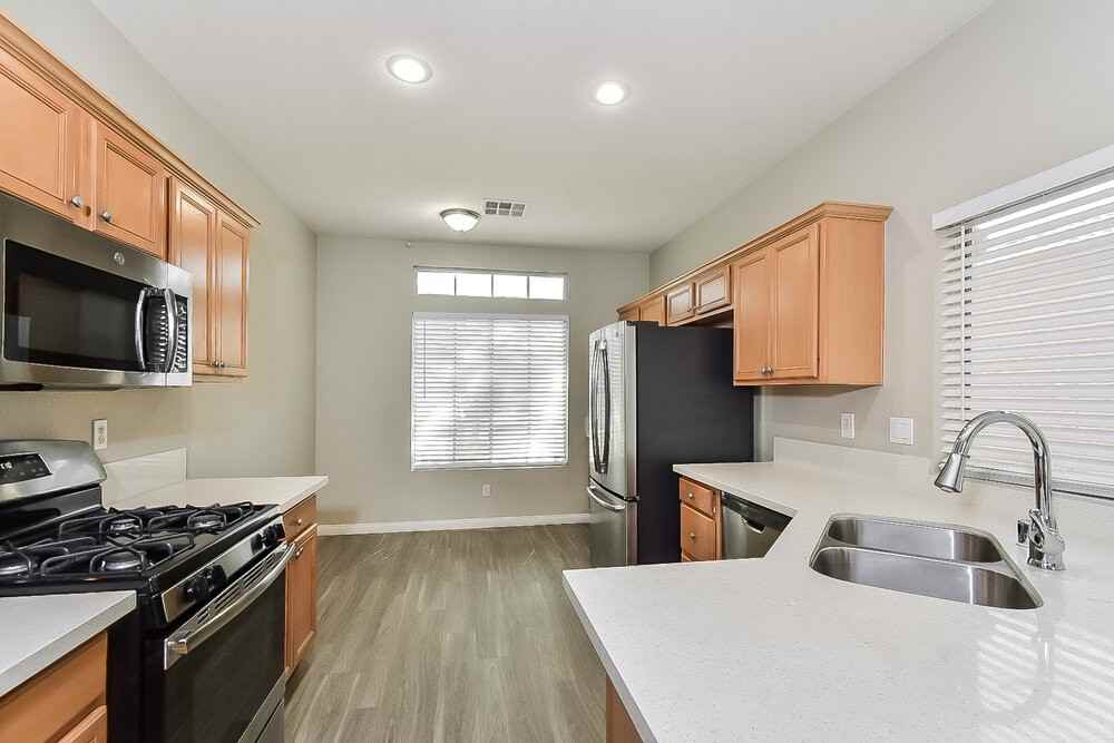 7945 Quail Mountain Ln - Photo 7 of 19