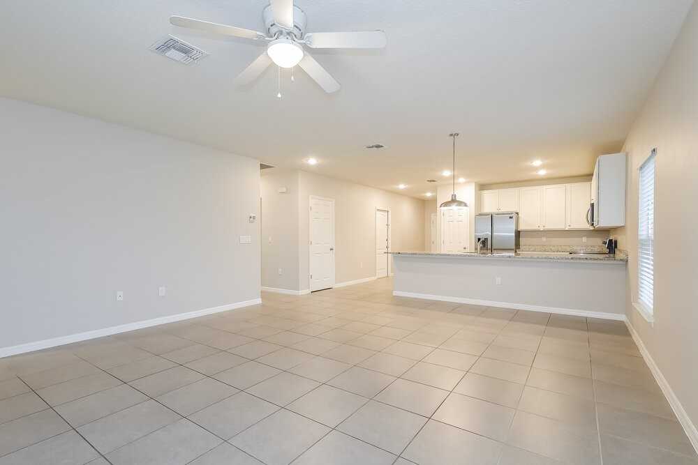 1236 Amazon Dr - Photo 5 of 19