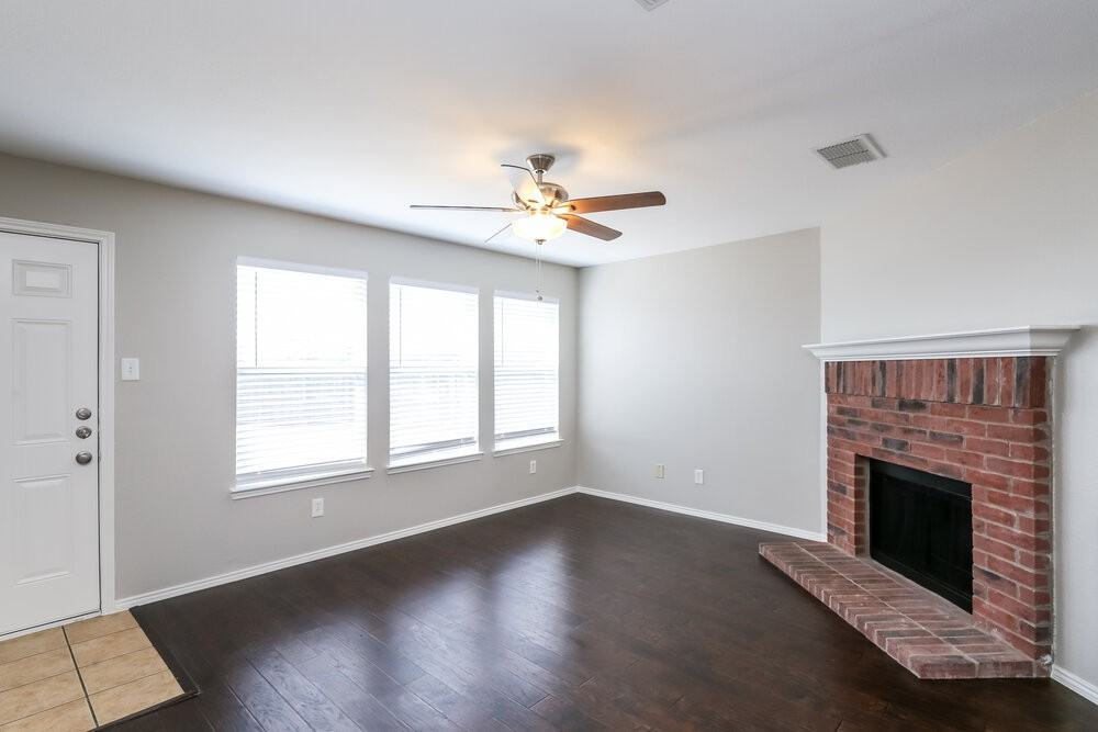 2246 Midbury Dr - Photo 6 of 17