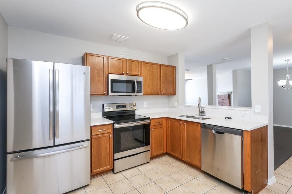 2246 Midbury Dr - Photo 7 of 17