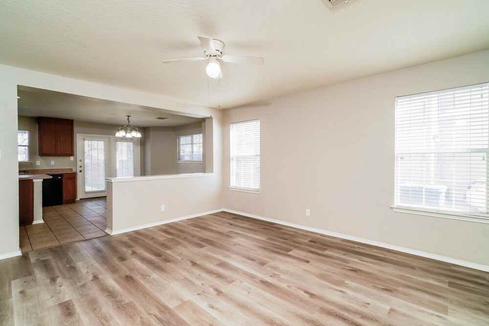 7426 Circle Farm - Photo 5 of 20