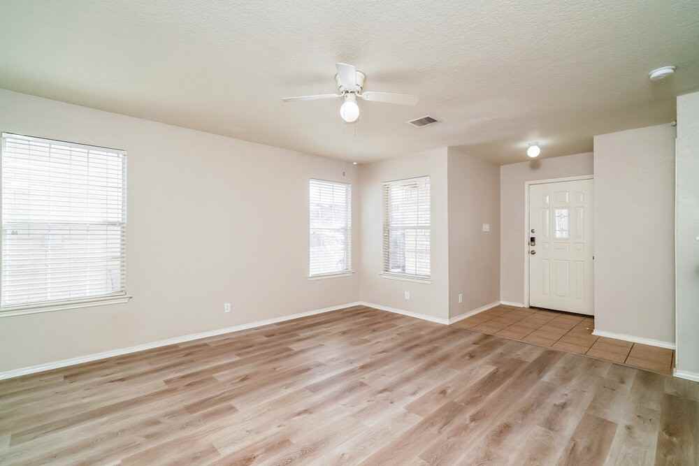 7426 Circle Farm - Photo 7 of 20