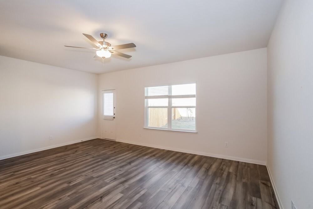 220 Marsh Ln - Photo 4 of 17