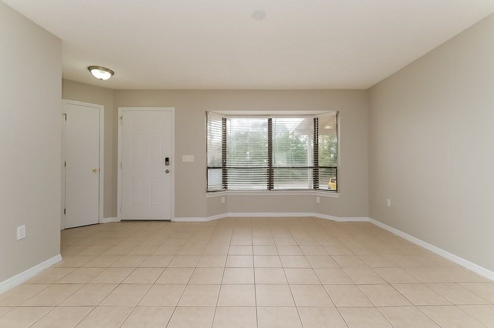 11171 Heathwood Ave - Photo 3 of 19